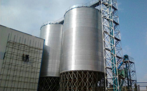 玉米钢板仓的抗风性能更强，确保了粮食储存的安全？